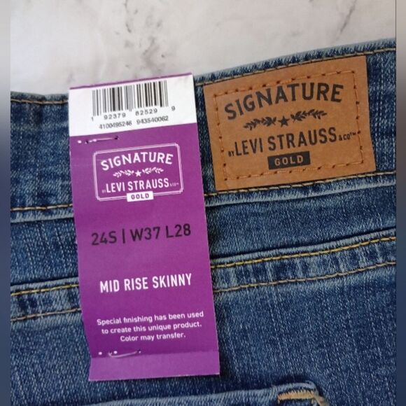 NWT Signature Levi's Strauss Gold Mid Rise Skinny Size 24 Short - Picture 4 of 6